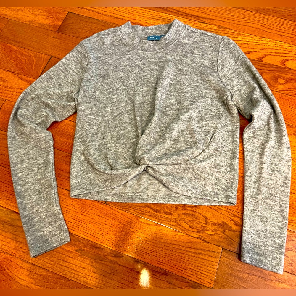 Neely Grey Cropped Long Sleeve Top